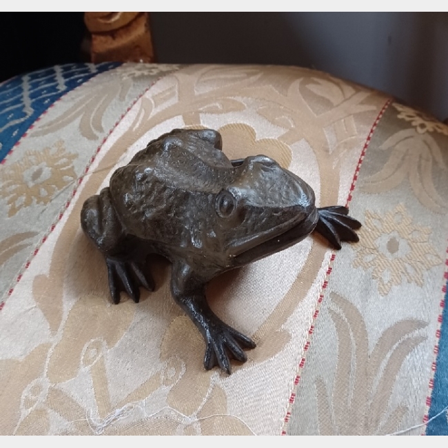 Heavy Frog Paperweight