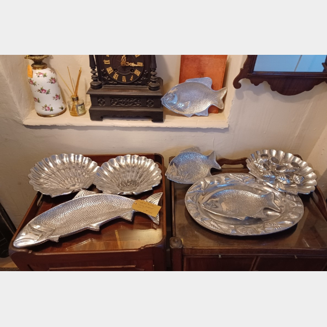 White metal fish serving set