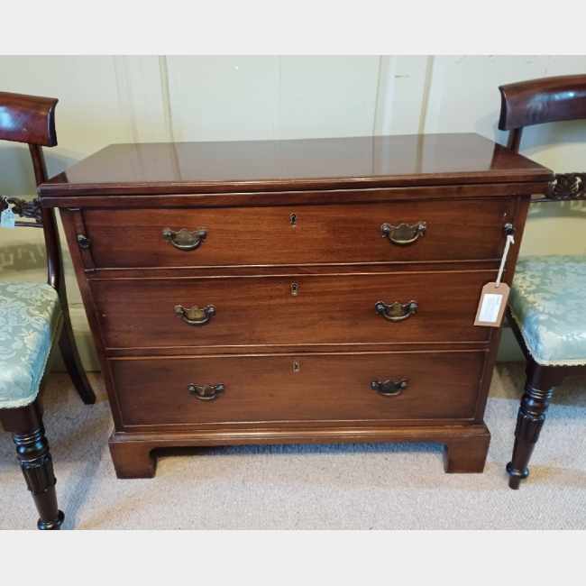 Georgian Mahogany Bachelors Chest