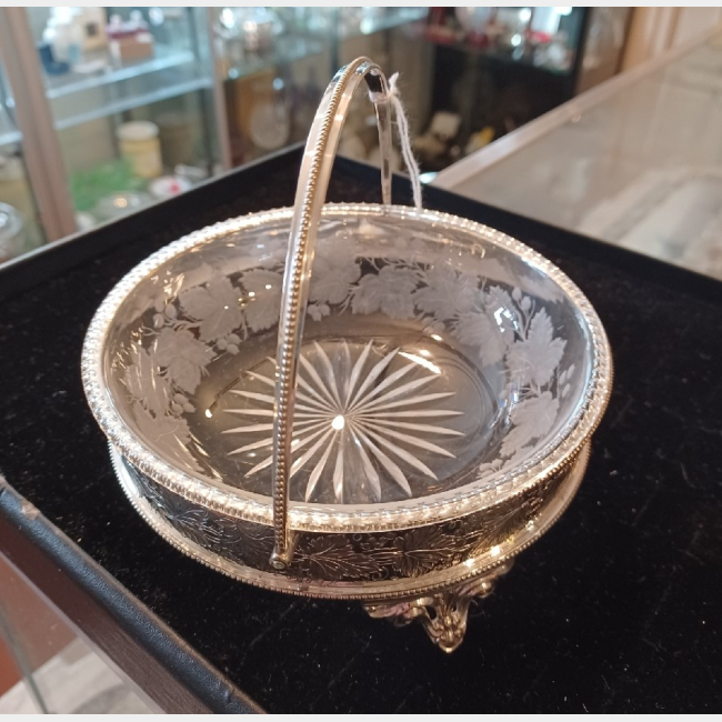 Glass Bonbon Dish & Stand