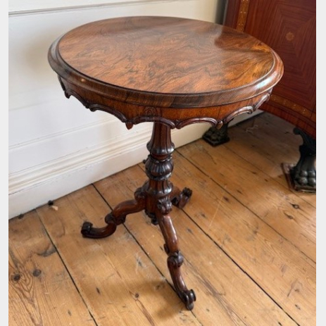 Attributed to Gillow, a fine 19th century rosewood occasional table