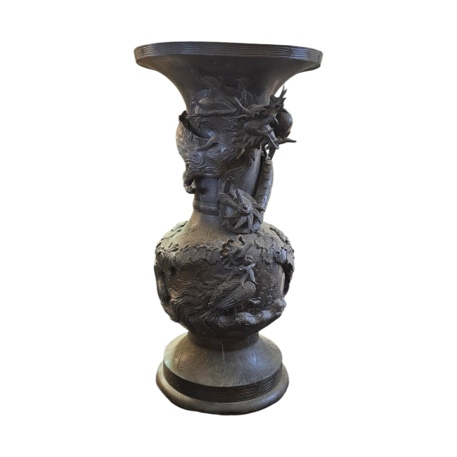 A LARGE 19TH CENTURY JAPANESE CAST BRONZE VASE